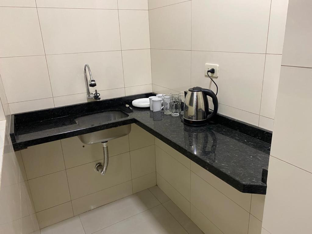 Espana Suites Hotel Ciudad del Este Bagian luar foto